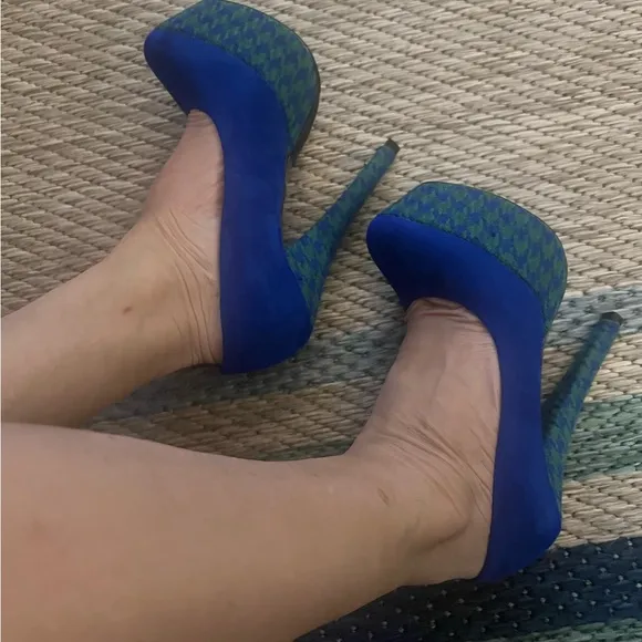 🧢 Blue green suede, embroidered platform, stiletto pumps, high heels, size 7