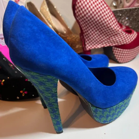 🧢 Blue green suede, embroidered platform, stiletto pumps, high heels, size 7