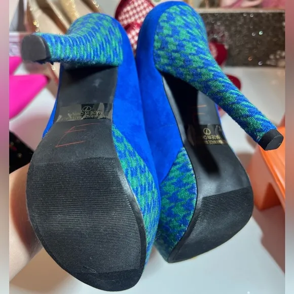 🧢 Blue green suede, embroidered platform, stiletto pumps, high heels, size 7