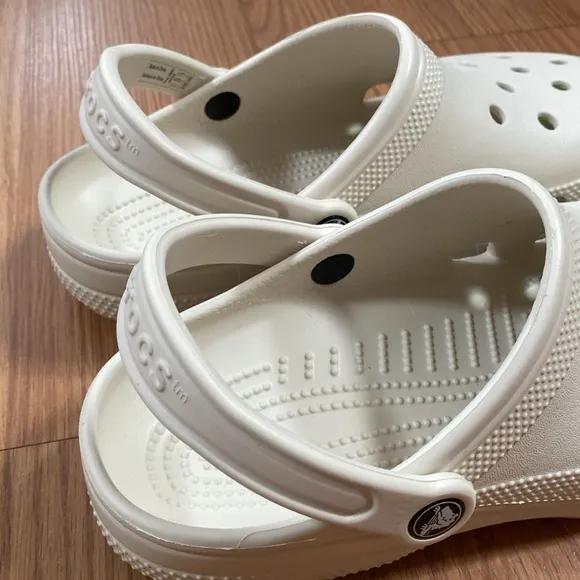 ❤️ Crocs Classic Shoes Men’s Size 6/Women’s Size 8 NWT