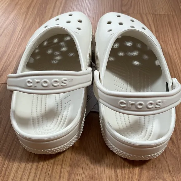 ❤️ Crocs Classic Shoes Men’s Size 6/Women’s Size 8 NWT