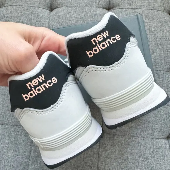 🤍🩶🦭 new balance 574 white light grey pink shoes