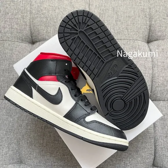 ❤️🖤 Nike Air Jordan 1 Retro Mid Chicago Gym Red panda  Shoes