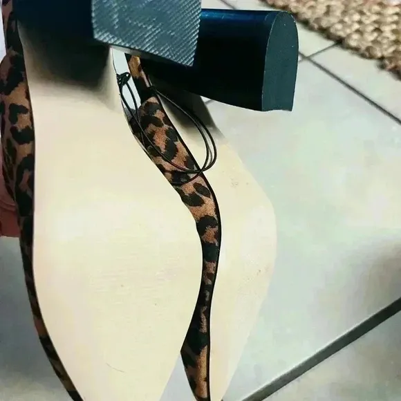 - Steven by Steve  Madden women’s shoes size 7 runs small in size