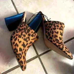 - Steven by Steve  Madden women’s shoes size 7 runs small in size