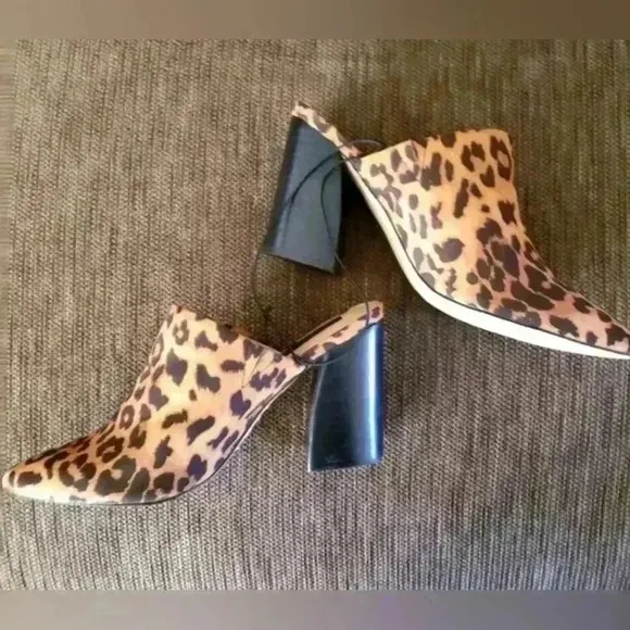- Steven by Steve  Madden women’s shoes size 7 runs small in size