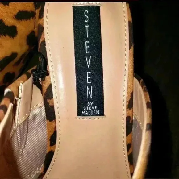 - Steven by Steve  Madden women’s shoes size 7 runs small in size