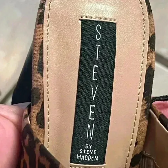- Steven by Steve  Madden women’s shoes size 7 runs small in size