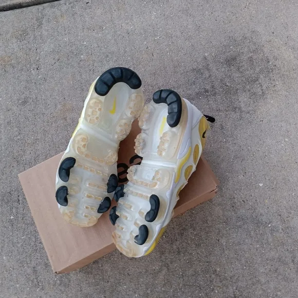 2019 Nike Air VaporMax Plus 'Sunshine Yellow' 8.5 (7Y)