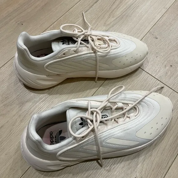 Adidas azelia men’s shoes sneakers being size 6 boys kids