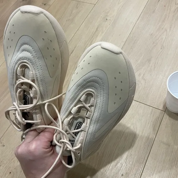 Adidas azelia men’s shoes sneakers being size 6 boys kids