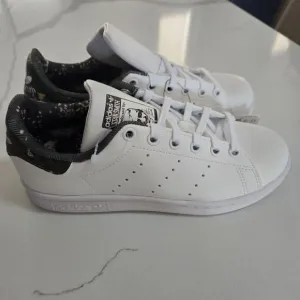 Adidas BAPE x Stan Smith CAMO Shoes Sneakers Kids Size 3.5 US NEW