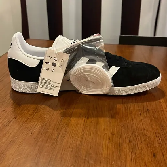 Adidas Gazelle shoes sneakers new black white BB5476 Men’s Size 11