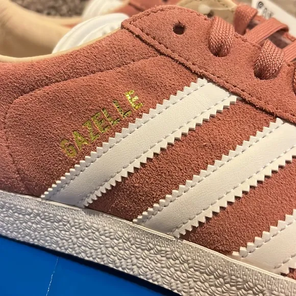 Adidas Gazelle shoes sneakers new CQ2186 Ash pink Women’s Size 9