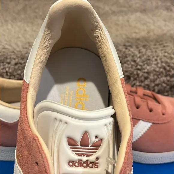 Adidas Gazelle shoes sneakers new CQ2186 Ash pink Women’s Size 9