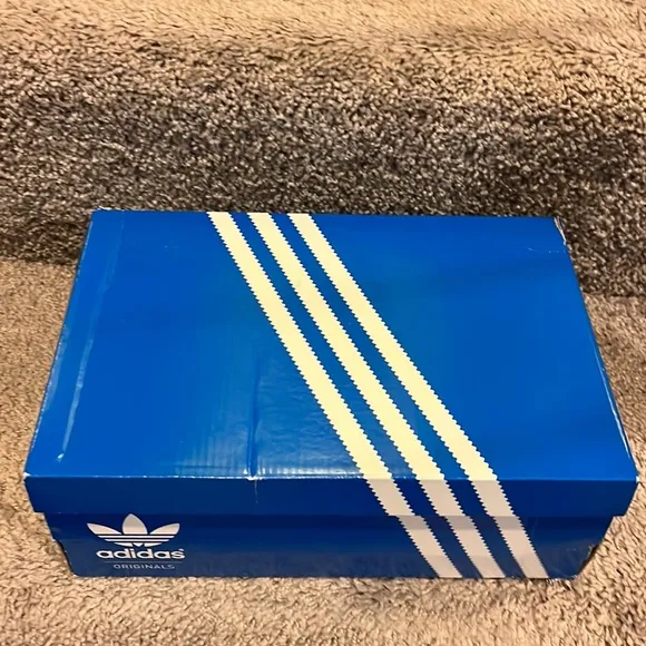Adidas Gazelle shoes sneakers new CQ2186 Ash pink Women’s Size 9