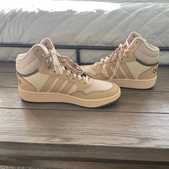 Adidas Hoops MID 3.0