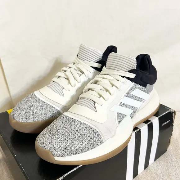 Adidas Marquee Boost Low White Gum size 8 MEN’S BASKETBALL SHOES