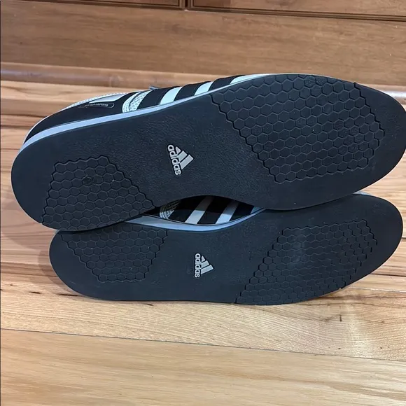 Adidas Men's Gray and Black Weightlifting Shoes SZ 10.5