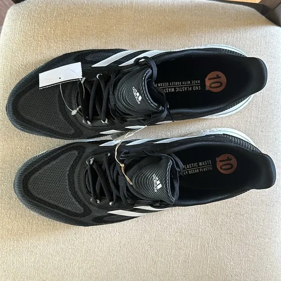 Adidas Men’s Supernova Sneakers Running Shoes Black White New Size 10