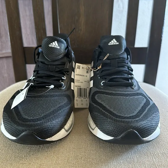 Adidas Men’s Supernova Sneakers Running Shoes Black White New Size 10