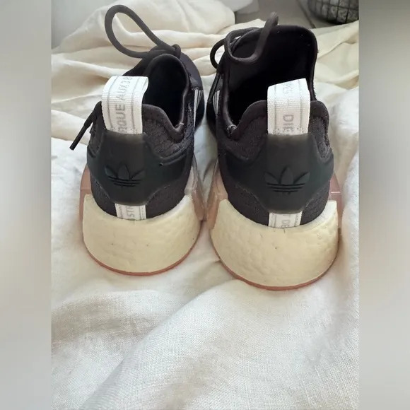 Adidas NMD R1 Shoes Sneakers Womens Size 8 Barbiecore Girly