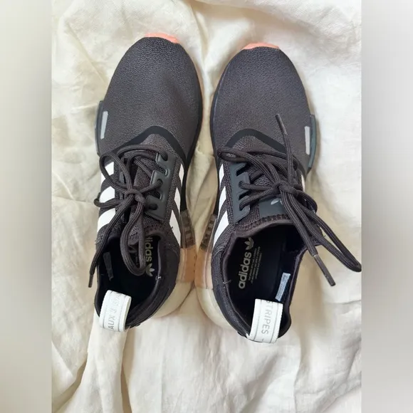 Adidas NMD R1 Shoes Sneakers Womens Size 8 Barbiecore Girly