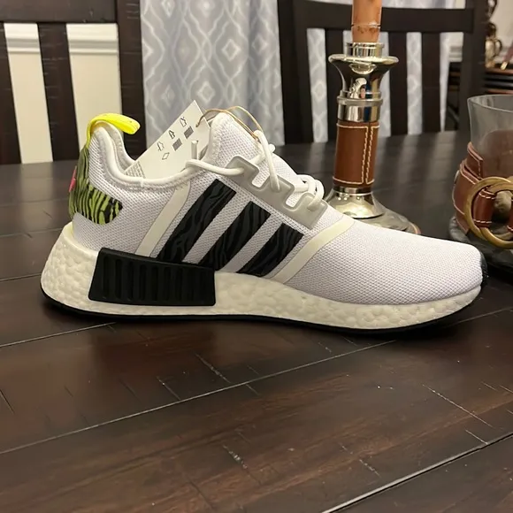 Adidas NMD_R1 NMD Boost shoes sneakers IE9624 white black Women’s Size 7.5