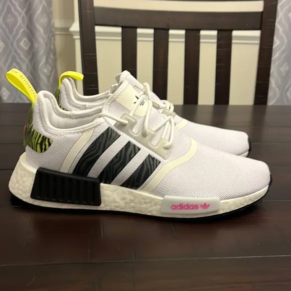 Adidas NMD_R1 NMD Boost shoes sneakers IE9624 white black Women’s Size 7.5