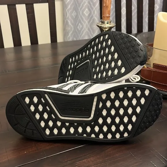 Adidas NMD_R1 NMD Boost shoes sneakers IE9624 white black Women’s Size 7.5