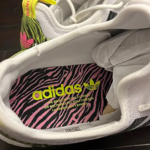Adidas NMD_R1 NMD Boost shoes sneakers IE9624 white black Women’s Size 7.5