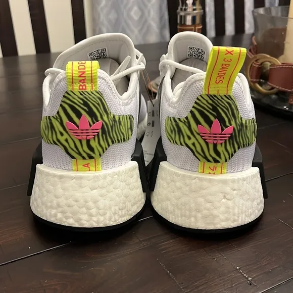 Adidas NMD_R1 NMD Boost shoes sneakers IE9624 white black Women’s Size 7.5