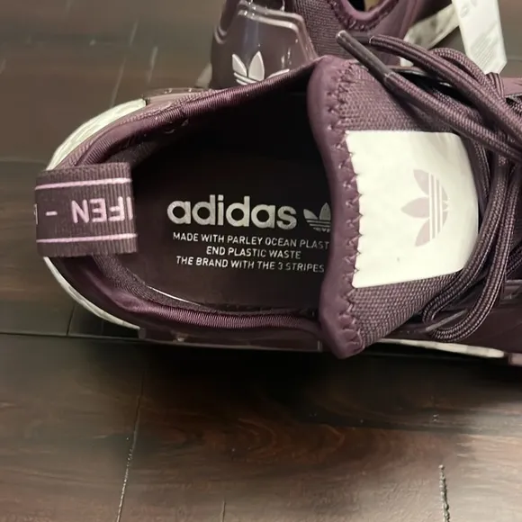 Adidas NMD_R1 NMD Boost shoes sneakers new GW9475 Shadow Maroon Women’s Sizes