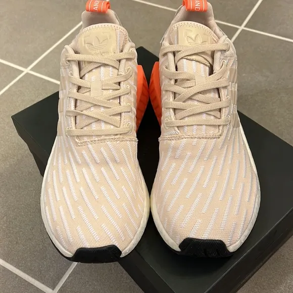 Adidas NMD_R2 NMD shoes sneakers new women’s Boost BA7260 chalk
