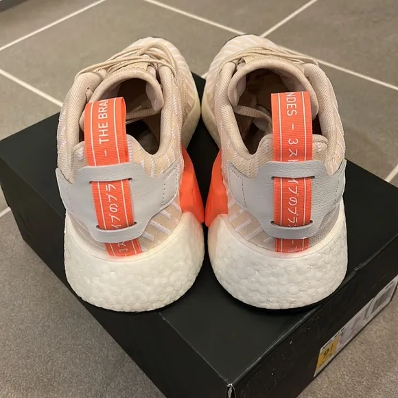 Adidas NMD_R2 NMD shoes sneakers new women’s Boost BA7260 chalk