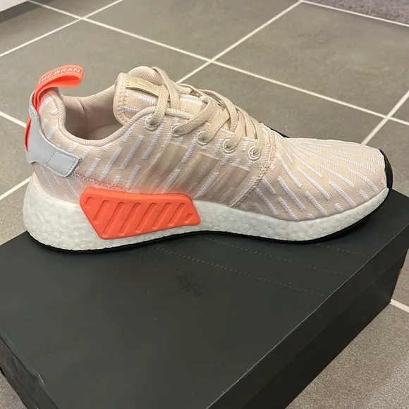 Adidas NMD_R2 NMD shoes sneakers new women’s Boost BA7260 chalk
