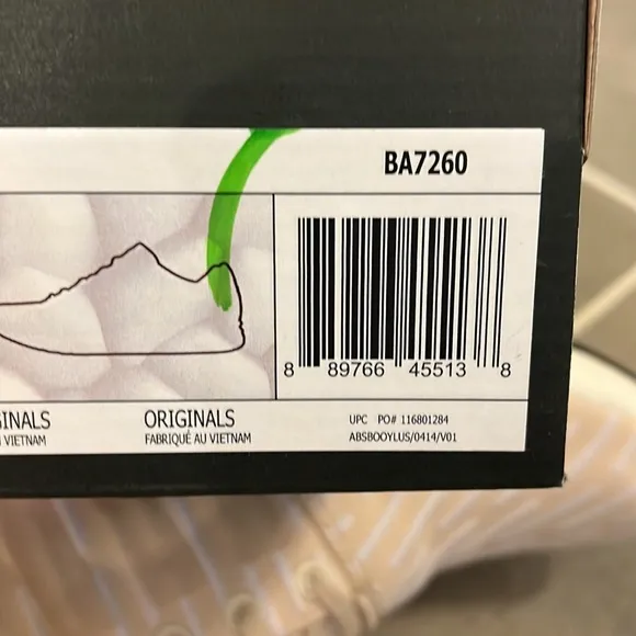 Adidas NMD_R2 NMD shoes sneakers new women’s Boost BA7260 chalk