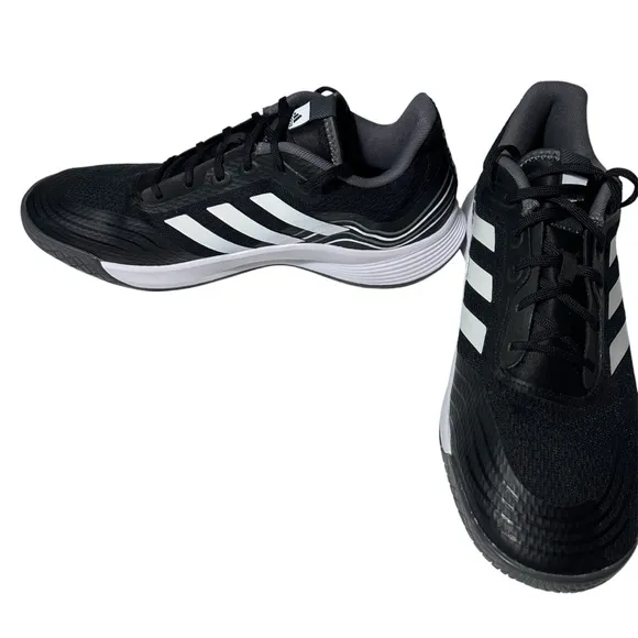 Adidas Novaflight black shoes NWOT men’s size 11.5