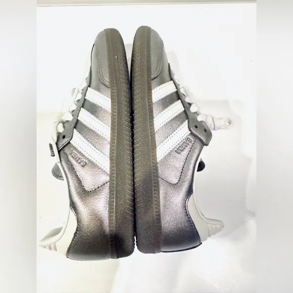 Adidas OG Samba shoes in color supplier cloud/ off white/ gum women’s 6.5