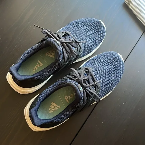 ADIDAS Parley Ultraboost Women’s Knit Running Shoes Deep Ocean Blue Sz 6.5