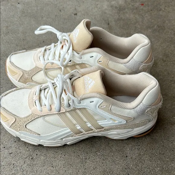 Adidas Response CL, off white/tan Women’s Shoes Size 10