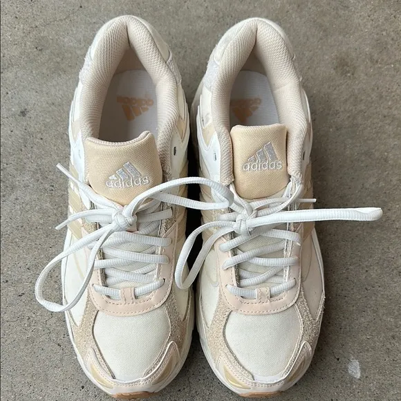 Adidas Response CL, off white/tan Women’s Shoes Size 10