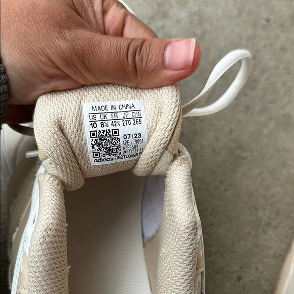 Adidas Response CL, off white/tan Women’s Shoes Size 10