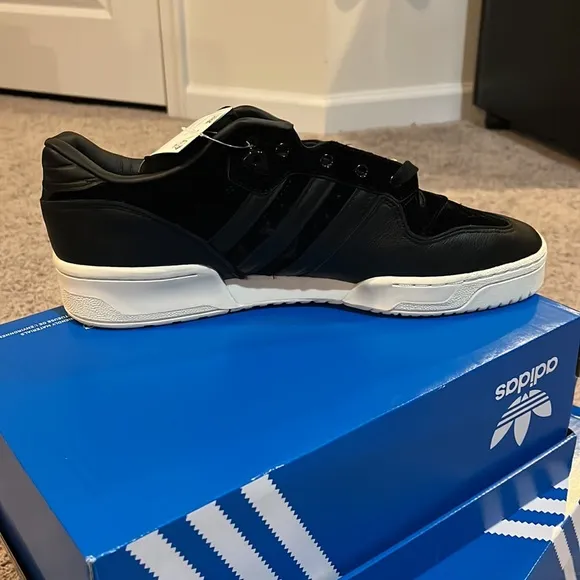 Adidas Rivarly Low black velvet shoes sneakers new mens EH0181 men’s size 12