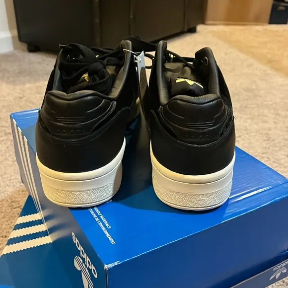 Adidas Rivarly Low black velvet shoes sneakers new mens EH0181 men’s size 12