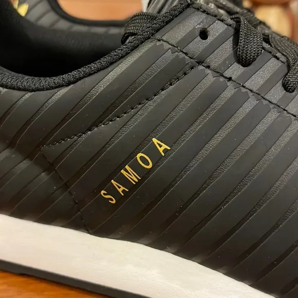 Adidas Samoa Plus shoes sneakers new D69362 black gold Men’s Size 9.5