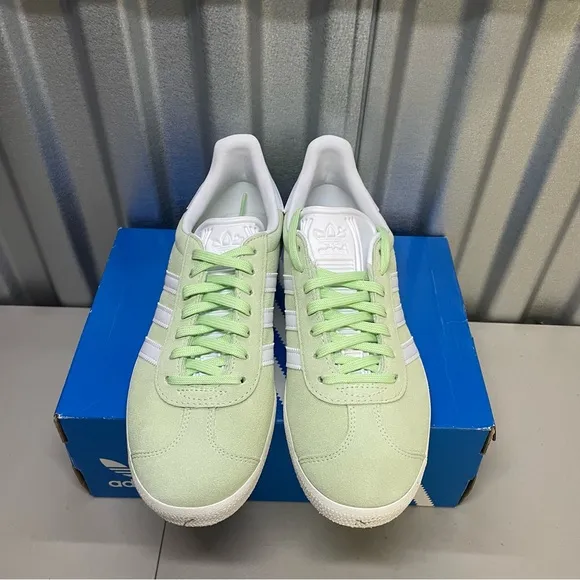 Adidas Semi Green Spark IE0442 Women’s Shoes NEW Size 7.5