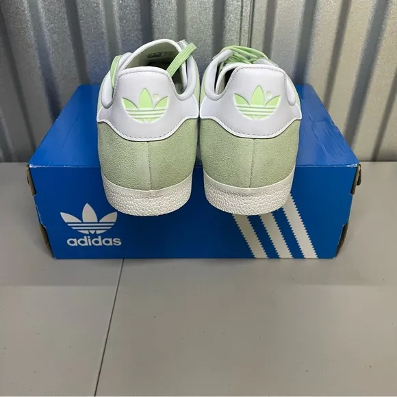 Adidas Semi Green Spark IE0442 Women’s Shoes NEW Size 7.5