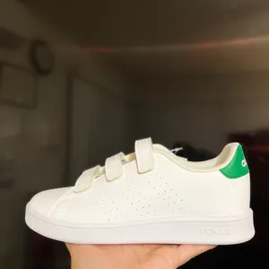 Adidas shoes for big kids (unisex) size 3Y