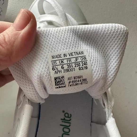 Adidas Stan Smith Sneaker in Cloud White Green Youth Size 6.5 Womens 8.5